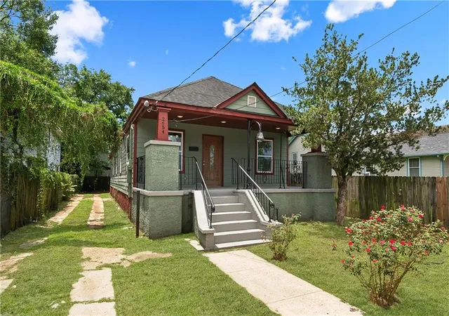 2nd image of 2654 Clover St, New Orleans, LA 70122 | MLS# 2562344