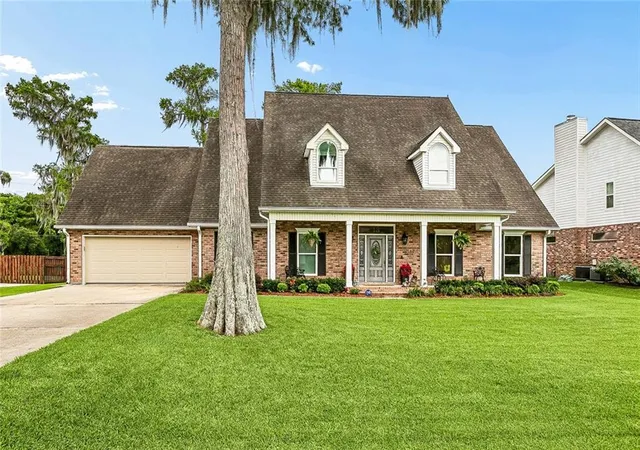 Homes for sale in Luling, LA | 13 Zee Ann Dr, Luling, LA 70070 | MLS# 2562280