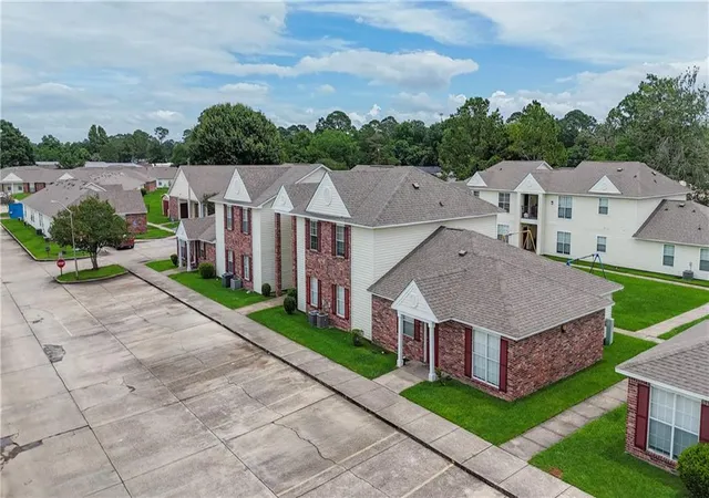 Homes for sale in New Iberia, LA | 1341 20 Arpent Rd, New Iberia, LA 70560 | MLS# 2562417