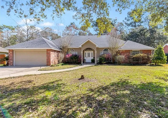 2nd image of 243 Westwood Dr, Mandeville, LA 70471 | MLS# 2562392