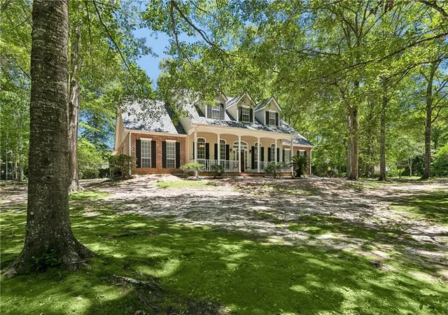 Photo 2 of Single family home for sale at 213 Hawthorne Holw Dr, Madisonville, LA 70447 | MLS# 2561872 | Listing updated on 2026-08-05