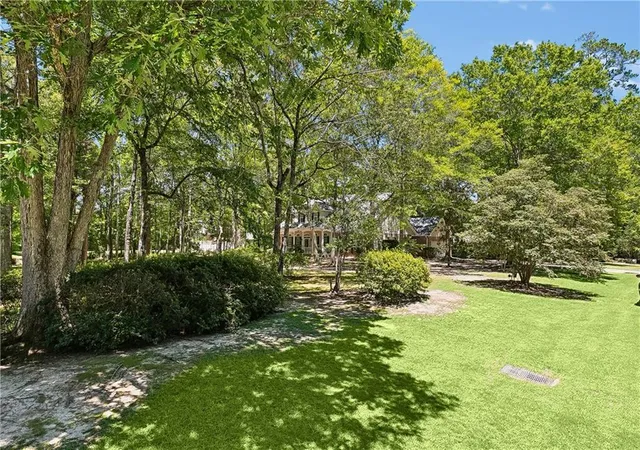 Photo 2 of Single family home for sale at 213 Hawthorne Holw Dr, Madisonville, LA 70447 | MLS# 2561872 | Listing updated on 2026-08-05