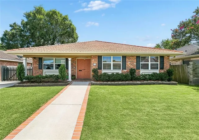 Homes for sale in Kenner, LA | 23 Boimare Ave, Kenner, LA 70065 | MLS# 2562558