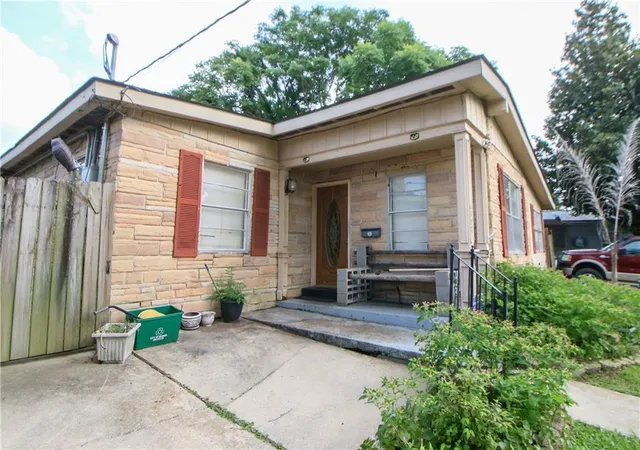 Homes for sale in Kenner, LA | 3808 Connecticut Ave, Kenner, LA 70065 | MLS# 2561654