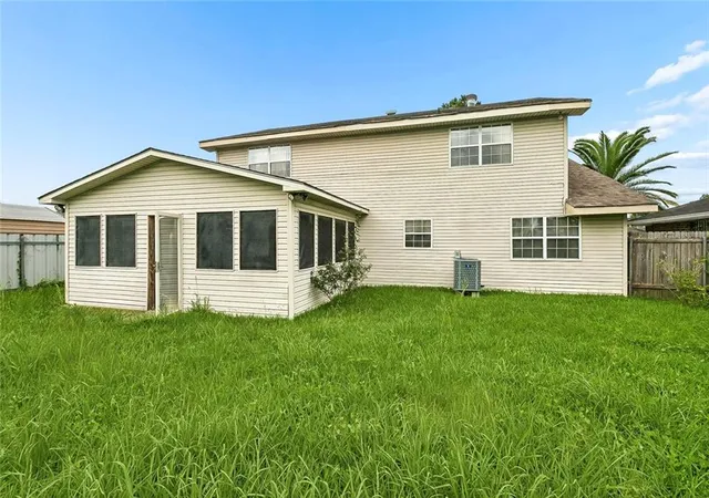 Homes for sale in Harvey, LA | 1312 Lochlomand Dr, Harvey, LA 70058 | MLS# 2561344