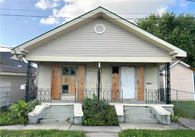 1st image of 2407 S Miro St, New Orleans, LA 70125 | MLS# 2562664