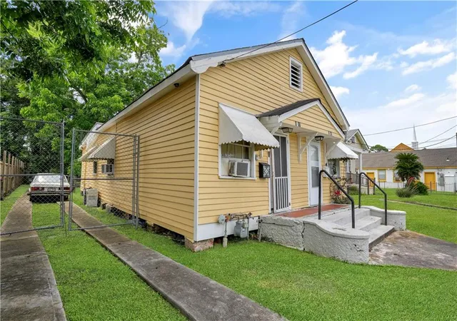Listing Photo 4 - Condo for sale in building located at 8626-28 28 Belfast St, New Orleans, LA 70118