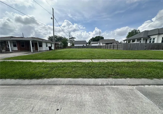 1st image of 416 Norton Ave, Arabi, LA 70032 | MLS# 2562699