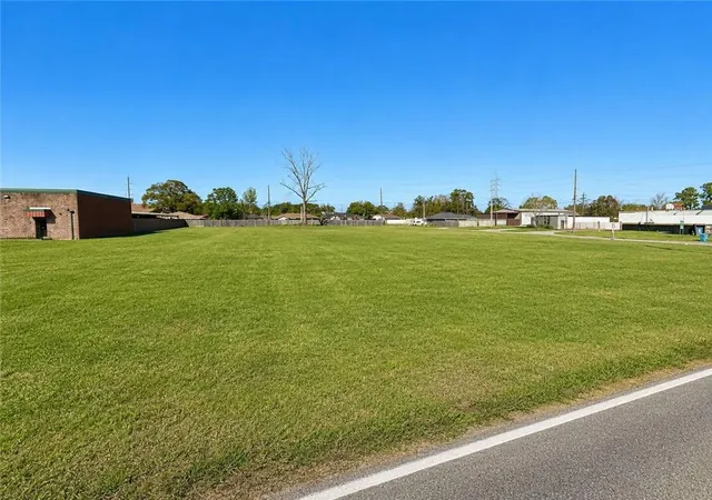 2nd image of 3108 Barataria Blvd, Marrero, LA 70072 | MLS# 2562724