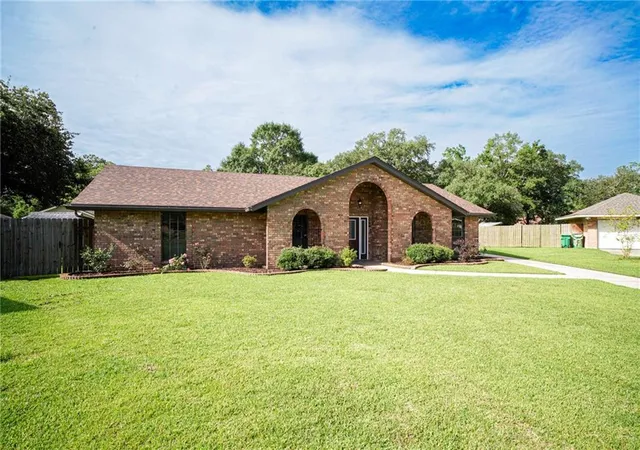 2nd image of 103 Milford Dr, Slidell, LA 70461 | MLS# 2560218