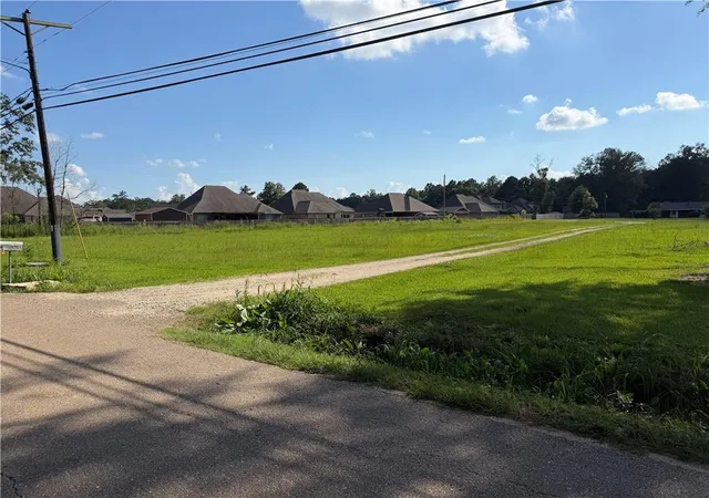 Homes for sale in Ponchatoula, LA | 41523 And 41525 Yokum Rd, Ponchatoula, LA 70454 | MLS# 2562478