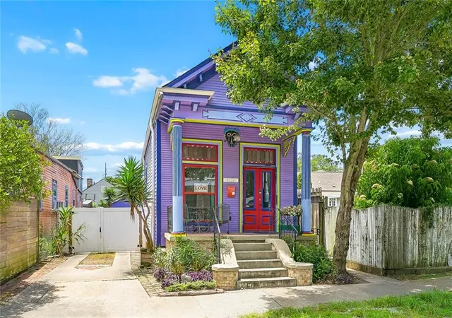 Homes for sale in New Orleans, LA | 4026 Marais St, New Orleans, LA 70117 | MLS# 2562670