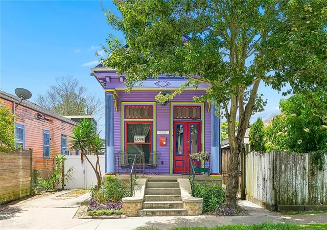 Homes for sale in New Orleans, LA | 4026 Marais St, New Orleans, LA 70117 | MLS# 2562670