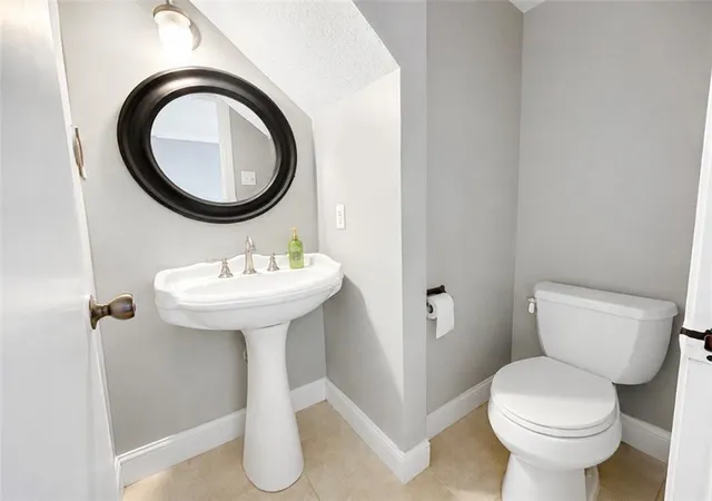 Photo 4 of Single family home for sale at 323 Terry Pkwy, Terrytown, LA 70056 | MLS# 2562008 | Listing updated on 2026-06-30