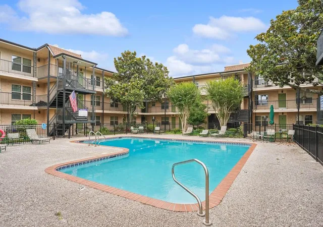 3rd image of 2708 Whitney Pl, Metairie, LA 70360