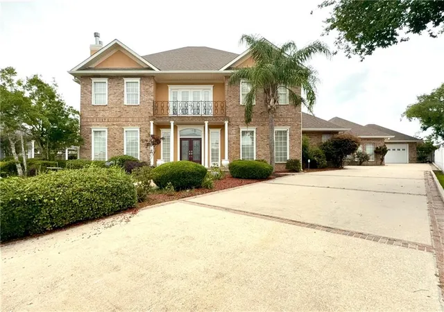 Homes for sale in Harvey, LA | 5 Asterbrook Ct, Harvey, LA 70058 | MLS# 2560653