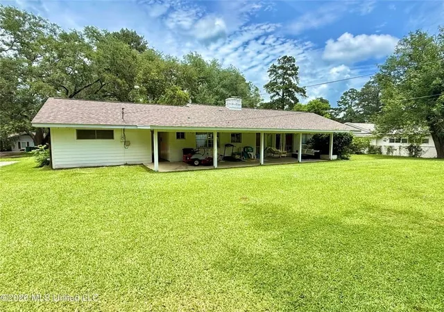 Homes for sale in Brookhaven, MS | 403 Pine Dr, Brookhaven, MS 39601 | MLS# 2562802