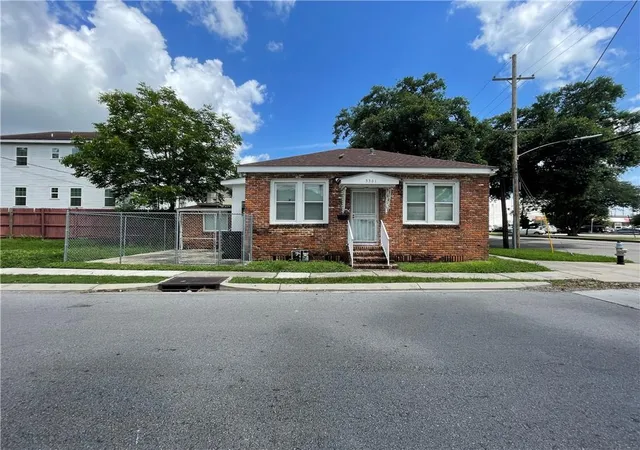 Photo 1 of Single family home for sale at 3301 S Dorgenois St, New Orleans, LA 70125 | MLS# 2562729 | Listing updated on 2026-07-24