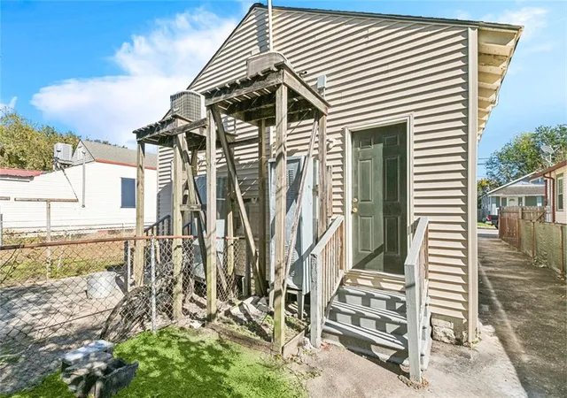 Homes for sale in New Orleans, LA | 1020 22 Gordon St, New Orleans, LA 70117 | MLS# 2562821