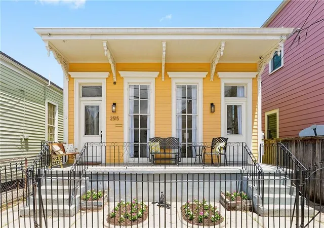 1st image of 2515 Laurel St, New Orleans, LA 70130 | MLS# 2562772