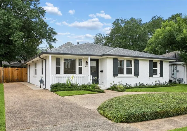 Homes for sale in Metairie, LA | 410 Sena Dr, Metairie, LA 70005 | MLS# 2561648
