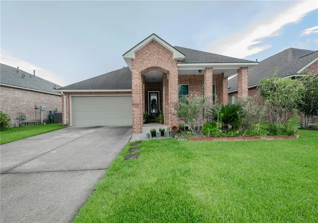 1st image of 13912 Stone Gate Dr, Baton Rouge, LA 70816 | MLS# 2561979