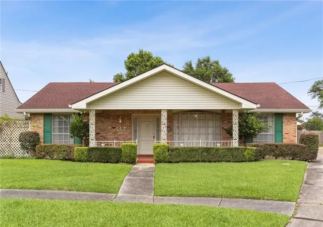 Homes for sale in Gretna, LA | 142 E Randall Ct, Gretna, LA 70053 | MLS# 2562747