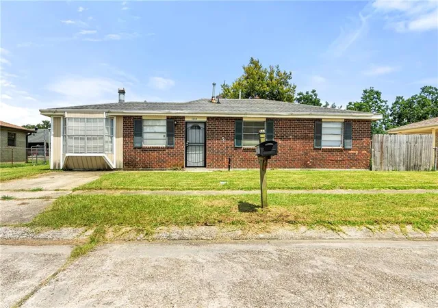 Photo 1 of Single family home for sale at 1213 Kenny Dr, Westwego, LA 70094 | MLS# 2562941 | Listing updated on 2026-07-14