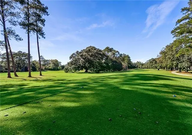 2nd image of 404 Tchefuncte Oaks Dr, Mandeville, LA 70471