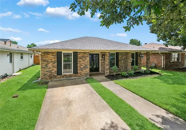 Homes for sale in Metairie, LA | 4623 Lefkoe St, Metairie, LA 70006 | MLS# 2561020