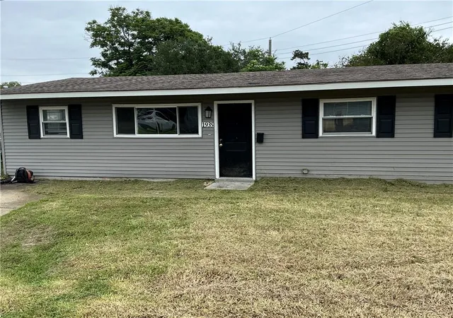1st image of 1935 Friedrica St, Gretna, LA 70056 | MLS# 2563003