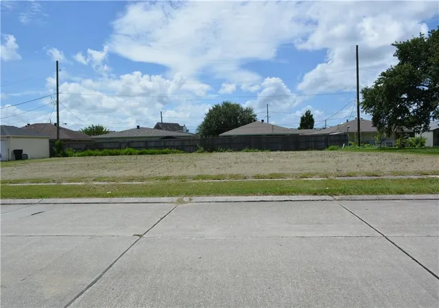 Homes for sale in Meraux, LA | 2500 Paul Dr, Meraux, LA 70075 | MLS# 2563111
