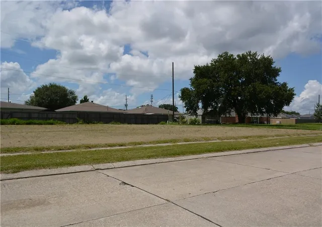 Homes for sale in Meraux, LA | 2500 Paul Dr, Meraux, LA 70075 | MLS# 2563111