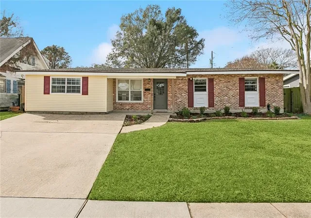 Homes for sale in Metairie, LA | 1612 Akron Ave, Metairie, LA 70003 | MLS# 2563061
