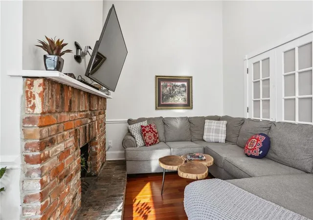 5th image of 4716 Annunciation St, New Orleans, LA 70115