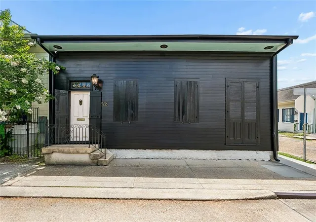 2nd image of 3228 Annunciation St, New Orleans, LA 70115 | MLS# 2562904