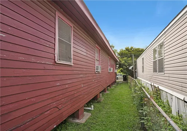 Homes for sale in New Orleans, LA | 1811 Hollygrove St, New Orleans, LA 70118 | MLS# 2560747
