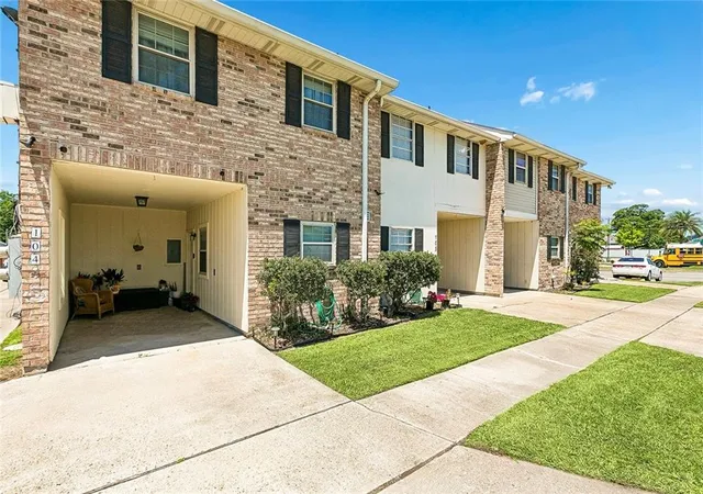 Homes for sale in Metairie, LA | 600 N Clearview Pkwy #102, Metairie, LA 70001 | MLS# 2562517
