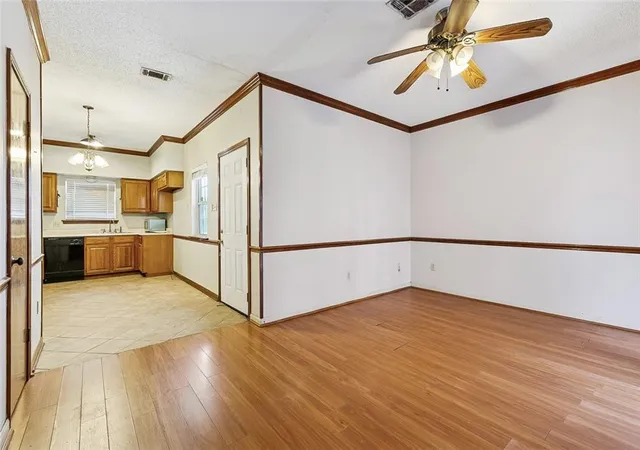 Homes for sale in Metairie, LA | 600 N Clearview Pkwy, Metairie, LA 70001