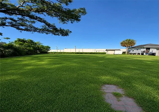 2nd image of 83 Willow Dr, Gretna, LA 70053 | MLS# 2563236