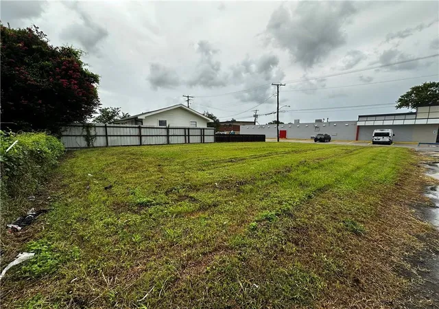 2nd image of 624 Oak St, Marrero, LA 70072 | MLS# 2563224