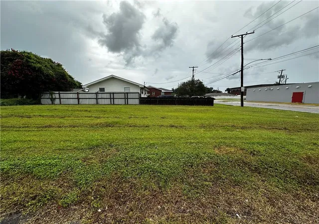 3rd image of 624 Oak St, Marrero, LA 70072 | MLS# 2563224