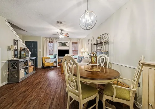 Homes for sale in Luling, LA | 135 Lakewood Dr, Luling, LA 70070