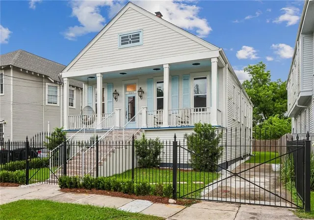 1st image of 2127 Robert St, New Orleans, LA 70115 | MLS# 2563437