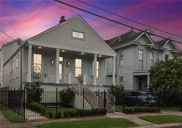 2nd image of 2127 Robert St, New Orleans, LA 70115 | MLS# 2563437