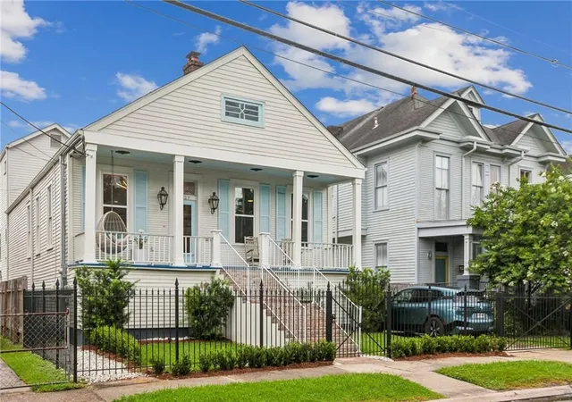 4th image of 2127 Robert St, New Orleans, LA 70115 | MLS# 2563437
