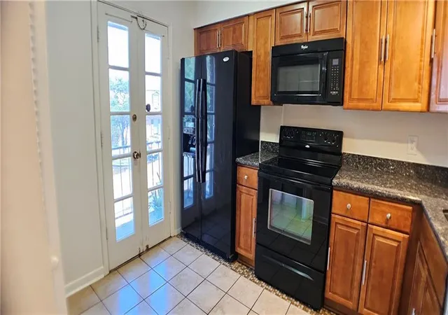 Homes for sale in Metairie, LA | 6200 Riverside Drive, Metairie, LA 70003 | Houzeo