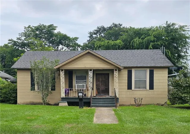 Homes for sale in Bogalusa, LA | 734 Avenue E Avenue, Bogalusa, LA 70427 | MLS# 2563605