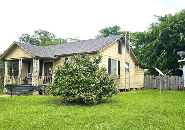 Homes for sale in Bogalusa, LA | 734 Avenue E Avenue, Bogalusa, LA 70427 | MLS# 2563605