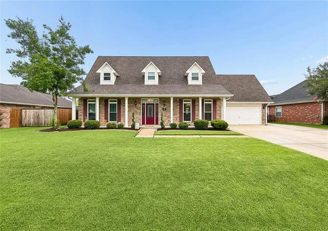 Photo 1 of Single family home for sale at 127 Magnolia Ct, Luling, LA 70070 | MLS# 2563105 | Listing updated on 2026-08-27
